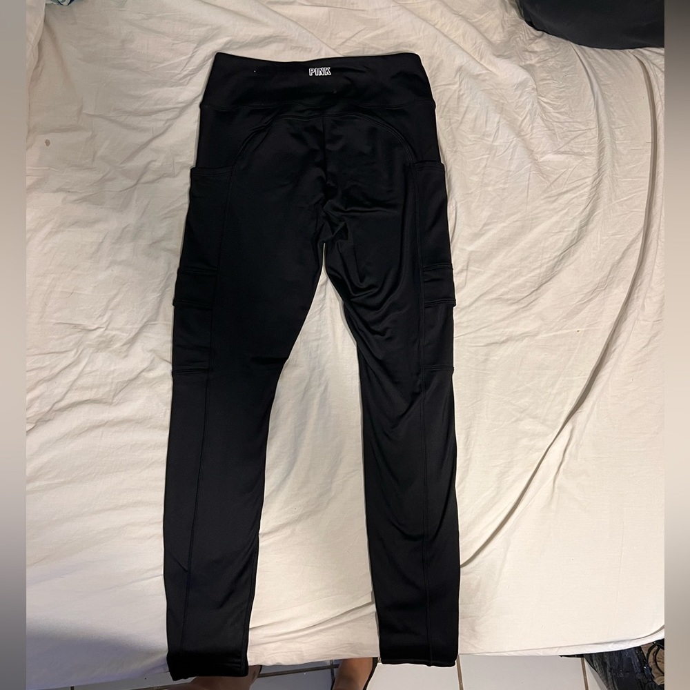 Black, full length Victoria’s Secret PINK leggings with pockets